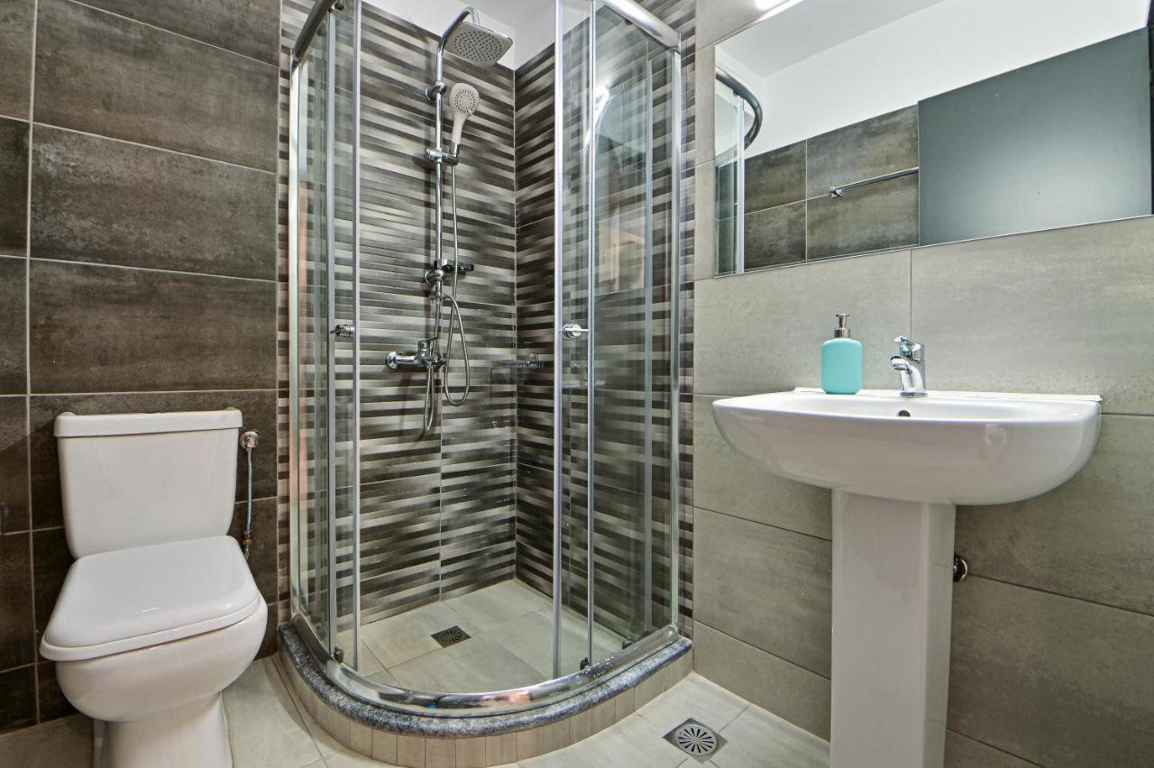 Beautiful New Apartment 5 Min From Piraeus Port Экстерьер фото