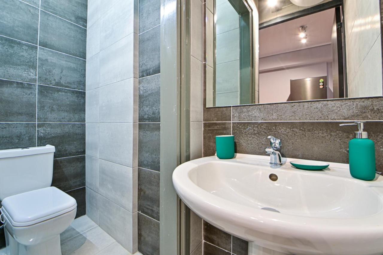 Beautiful New Apartment 5 Min From Piraeus Port Экстерьер фото
